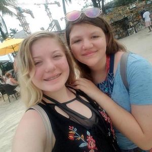 Meet your Posher, Chassidy